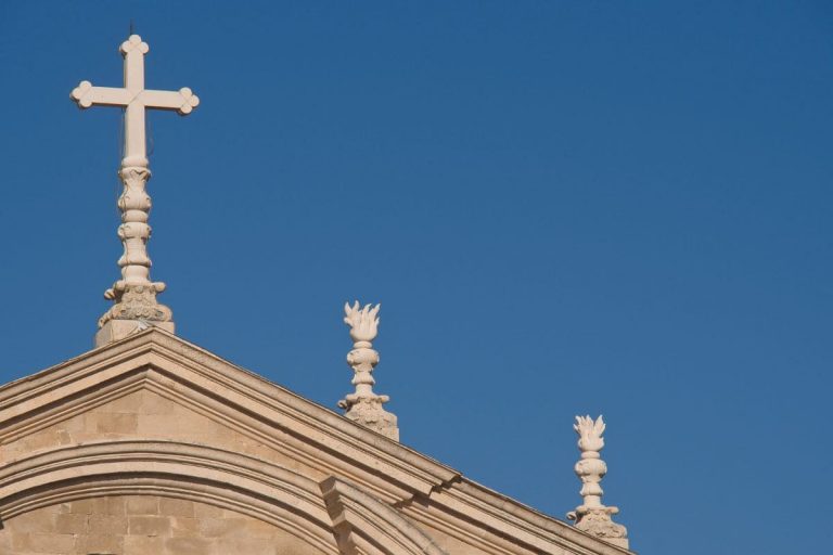 Kreuz Bedeutung Symbolik Und Verwendung In Verschiedenen Kontexten