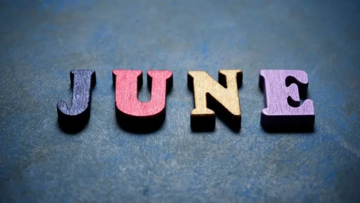 Geburtsstein Juni: 3 Bedeutsame Geburtssteine Und Ihre Bedeutung!