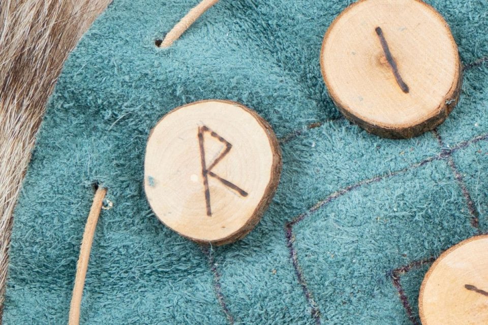 Mystische 20 Runen Bedeutung Der Schriftzeichen Der Wikinger! - Sinnopedia