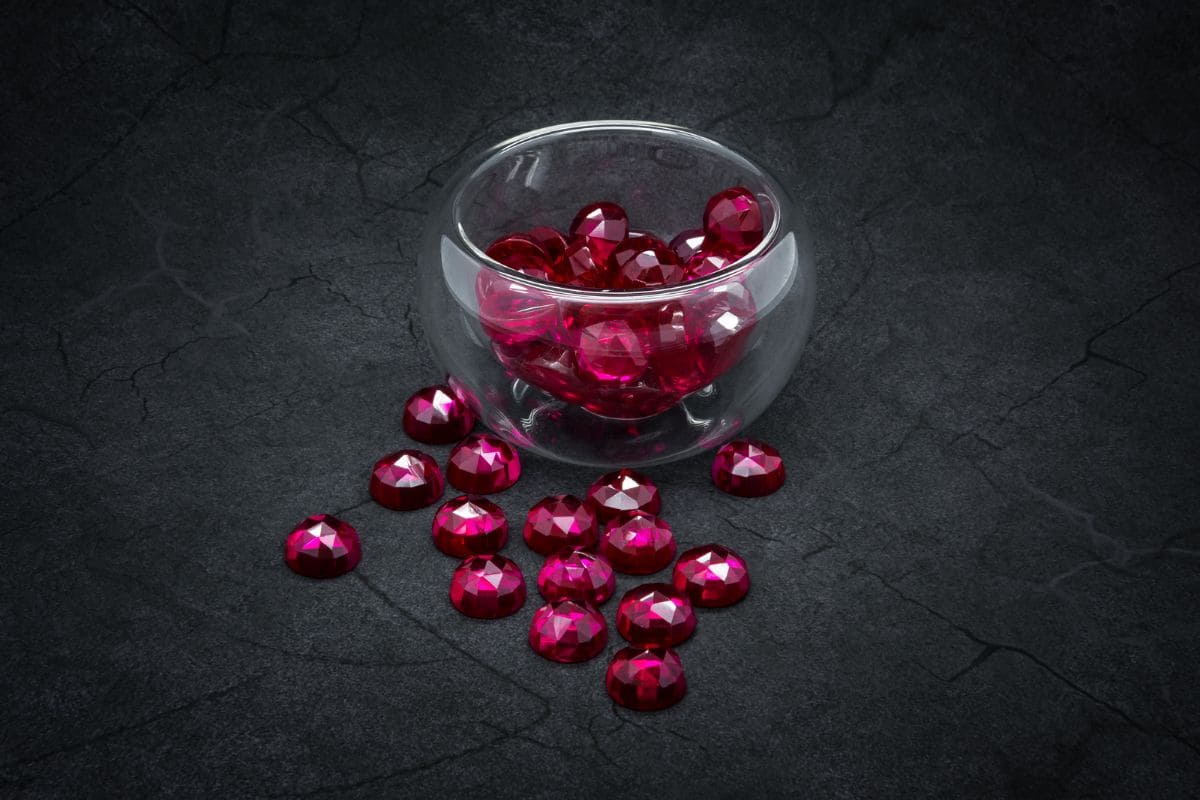 Edelstahl Ring Mit Simuliertem Rubin (3 Mm) – Rosévergoldet, Ewigkeitsschliff, Geburtsstein Juli