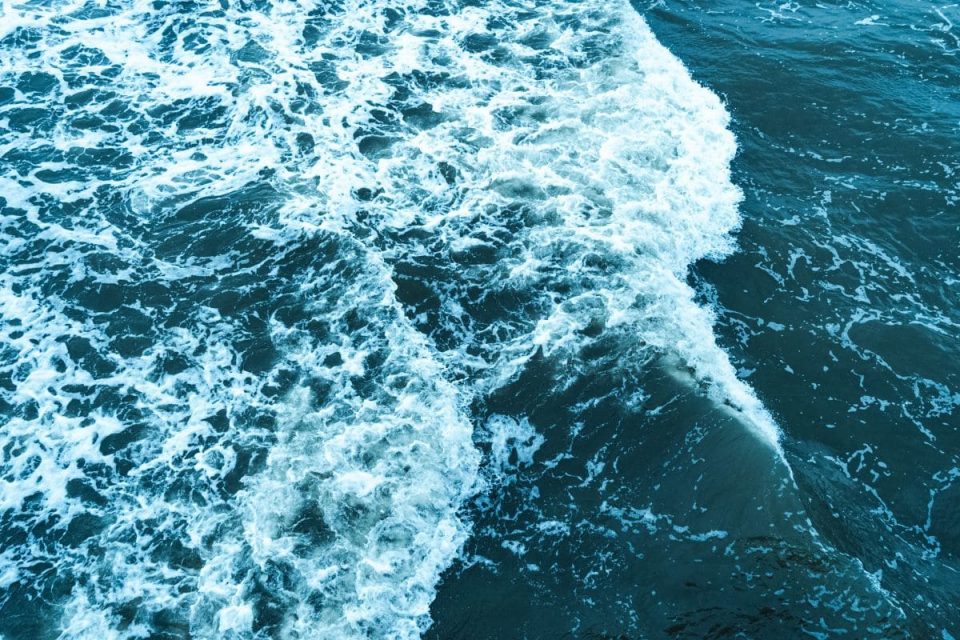 Traumdeutung Jemanden Ins Wasser Fallen Sehen Traumdeutung Wasser: Das Geheimnis Des Wassers In Träumen! - Sinnopedia